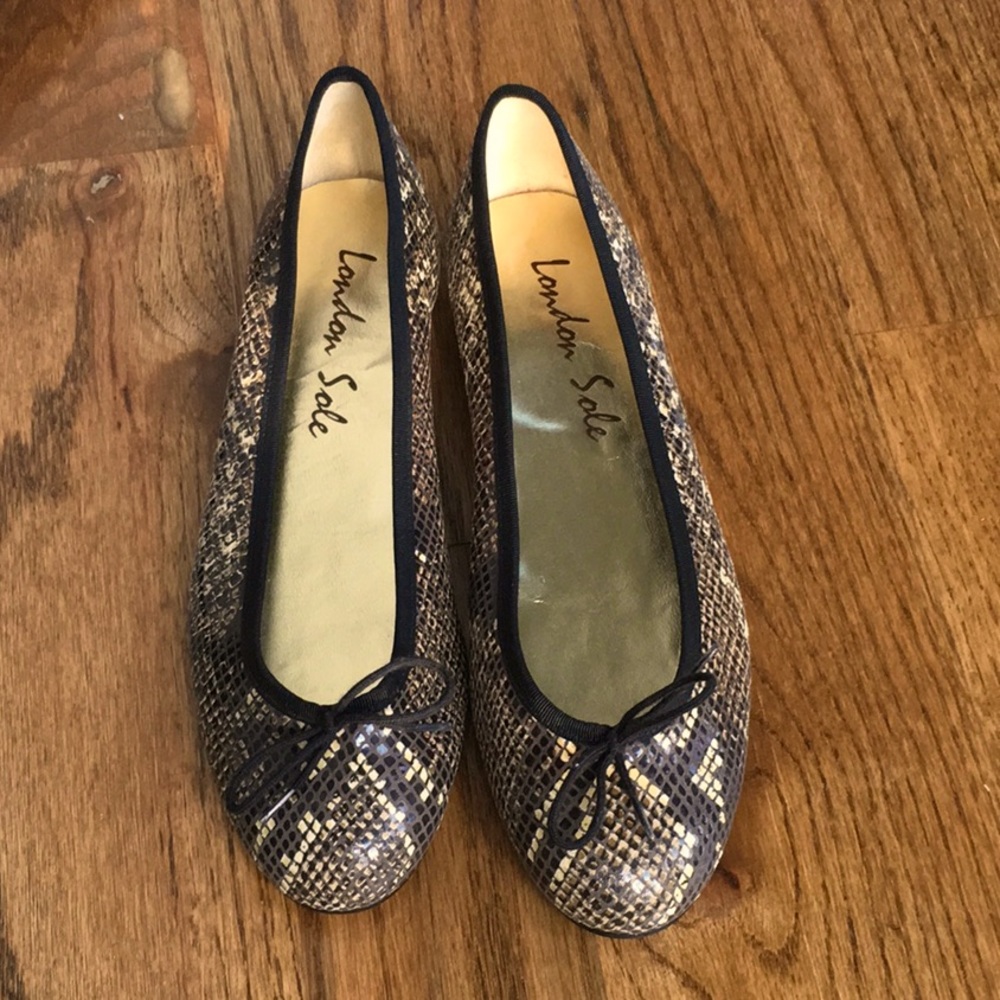 Ballerina flats by London Sole